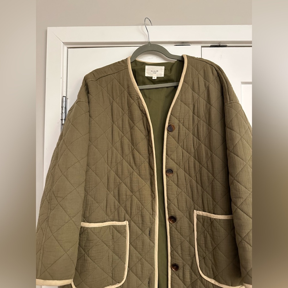The Amente Button Down Quilted Coat Excellent Condition Size M/L - Picture 11 of 12